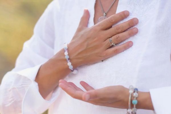 oreille qui siffle spirituellaté