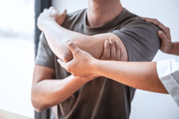 Diagnostic douleur au bras gauche stress