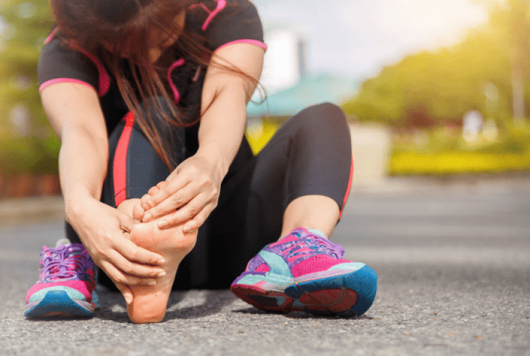 douleur sur le coté du pied exterieur