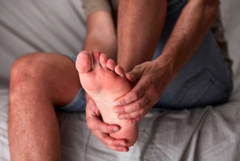 douleur sur le côté extérieur du pied