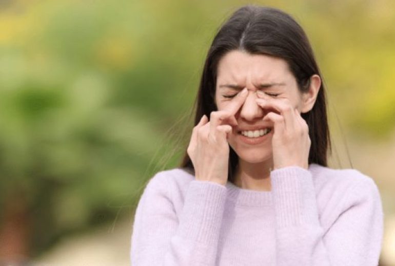 nez qui gratte signification embrasser